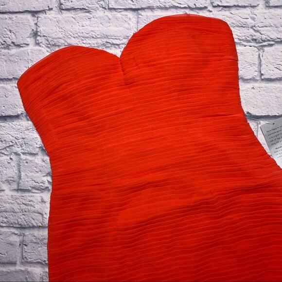 NEW Lavish Alice Pleated Sweetheart Neck Chiffon Dress - Picture 2 of 9